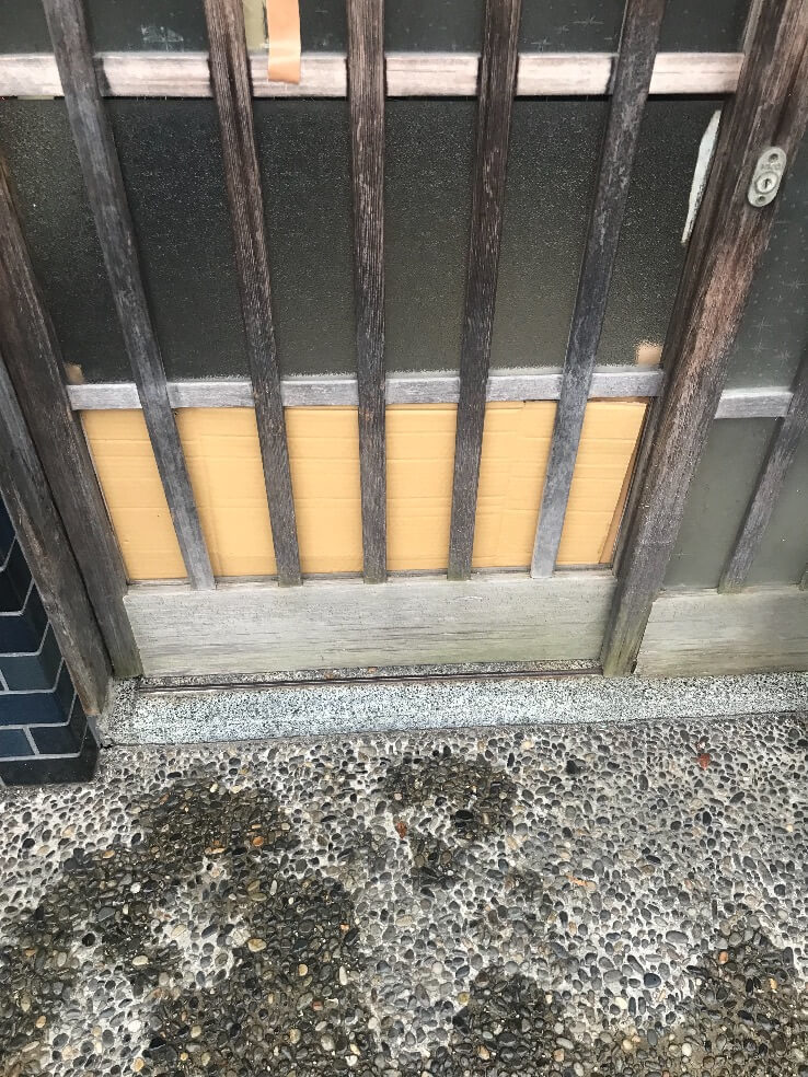 玄関木枠ドア