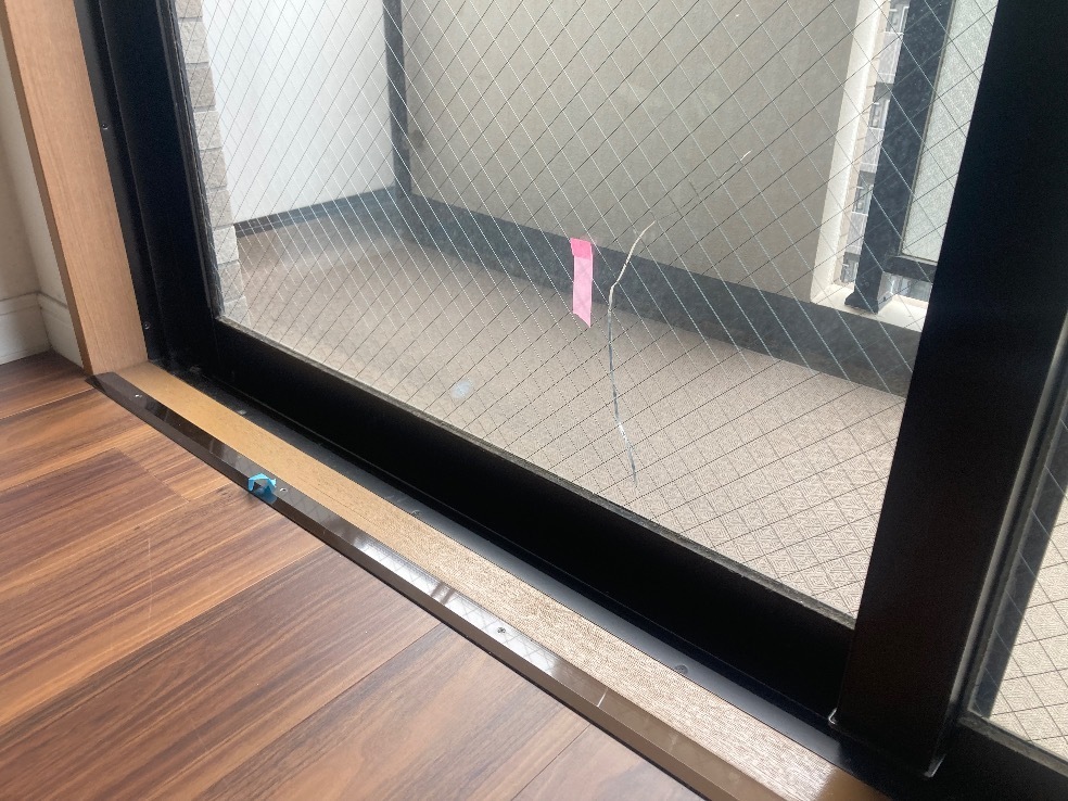 ガラスの熱割れ03ガラパゴス！