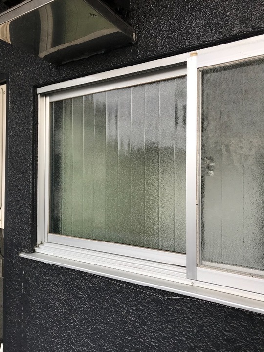 最安 3 000 大阪府内のガラス交換はガラパゴス お風呂のドアの樹脂パネル交換